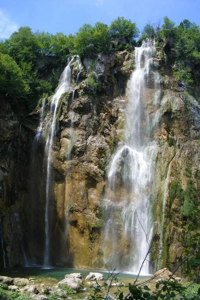 新春走基层丨深山古村换新颜
